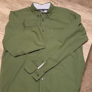 Green Tommy Hilfiger Button Up Sz L. A8